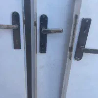 چهار عدد در اتاق تمیز