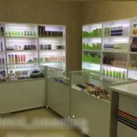 ۵ عدد پیشخوان و ۶ عدد قفسه مطابق با عکس