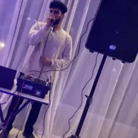 دیجی و خواننده