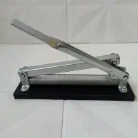 هسته ش*کن.   گردو ش*کن