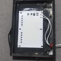 پروژکتور ۱۰۰ وات