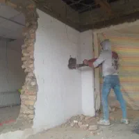 تخریب ساختمان با نیرویه جوان