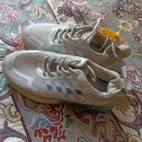 کفش کتونی اسپورت|کیف، کفش، کمربند|بومهن, |دیوار