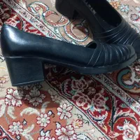 کفش  راحتی|کیف، کفش، کمربند|اقبالیه, |دیوار