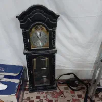 آباژور و ساعت دیواری