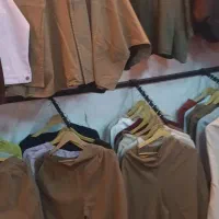 فروشنده دختر خانم برا فروش لباس نمایشگاه آباده