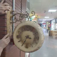 ساعت دیواری دو طرفه