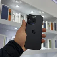 16 پرو سیاه پوش