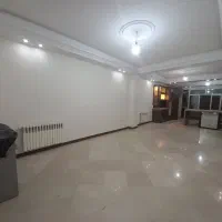 **آپارتمان ۹۰ متری طبقه اخر **