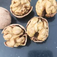 گردوی ناب سوا شده بدونه پوکی بسیار چرب خوشمزه|خوردنی و آشامیدنی|قم, زنبیل آباد|دیوار