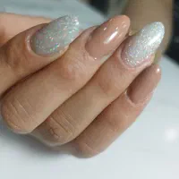 کاشت ناخن فقط ۲۹۰