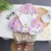 فروشنده خانم پوشاک کودک