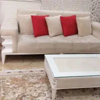 مبل راحتی 5 نفره و میز جلو مبلی