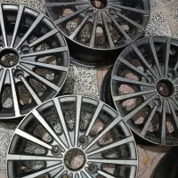 چند تکه یدکی پراید‌در بافت