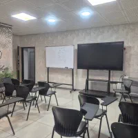 کلاس با امکانات به روز سی تاچ آموزشی