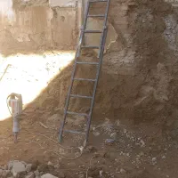 تخریب کار حرفه ای همراه کار های ساختمانی(اتباع)