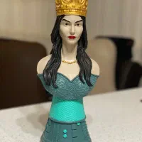 مجسمه کرگدن و ملکه