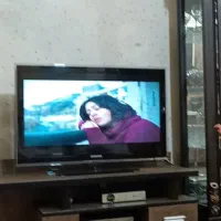 میزتلوزیون وتلوزیون وباهم فروخته میشه