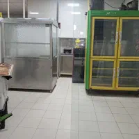 یخچال، فر ساندویچی ، میز استیل، تخمه ساز و پفیلا