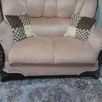 مبل و کنسول بعلت کمجایی فروخته میشه.