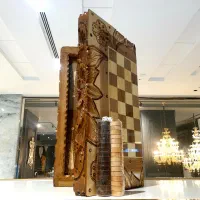 تخته‌نرد چوب گردو با لبه های منبت دار