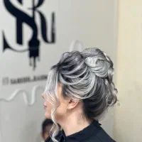 خدمات آموزش رنگ دکلره کراتین میکاپ  شنیون