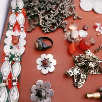 سنگ و اشیای عتیقه قیمتی