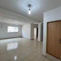 ۶۵مترآپارتمان/خوش نقشه/طبقه۲/انتهای خیابان۷۲تن