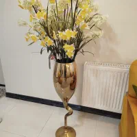 گل و گلدان پایه شرابی