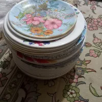 تعدادی ظروف ملامین سالم و قابل استفاده