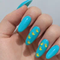 کاشت ناخن + هدیه ویژه