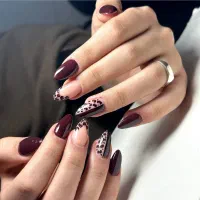 کاشت و ترمیم ناخن پدیکور و مانیکور