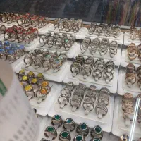 فروشنده نقره و بدلیجات