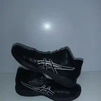 کتونی والیبال و بسکتبال