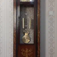 ساعت دیواری ایستاده