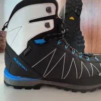 کفش کوهنوردی چهار فصل