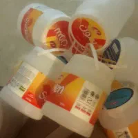 دبه ماست و ظرف شیشه ای نگهدارنده شیره رب