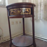 میز تلفن و|کلکسیون اشیاء عتیقه|رشت, استادسرا|دیوار