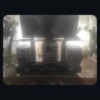 یک عدد میز تلوزیون