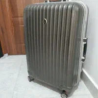 چمدون صندوقی ۱۸۰۰۰۰۰|کیف، کفش، کمربند|آستارا, |دیوار