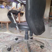 صندلی جکدار. میز کامپیوتر