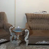 مبل راحتی ۷ نفره با جلو میزی ودو میز عسلی