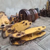 بلدوزر155 لوازم چرخ عقب جلو گیربوکس موتور شاسی بیل