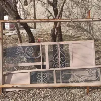 ی جفت در آهنین منزل