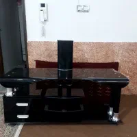 میز تلویزیون سالم بدون شکستگی