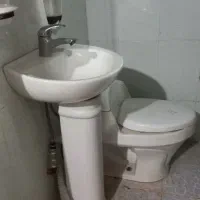 فروش توالت فرنگی و دوتا روشویی سالم سالم