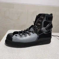 کفش تیراندازی|کیف، کفش، کمربند|قدس, شهر‌قدس|دیوار