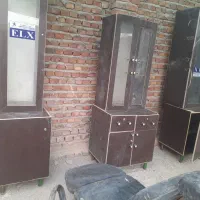 دکورارایشگاه باصندلی اصلاح دوتااینه چهارعددمبل