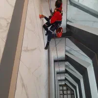 کار در ارتفاع با طناب عایق بندی وآب گریز نما|خدمات پیشه و مهارت|شیراز, گلدشت معالی‌آباد|دیوار