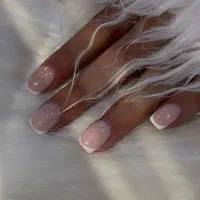 اموزش و خدمات کاشت ناخن در منزل آفرینش